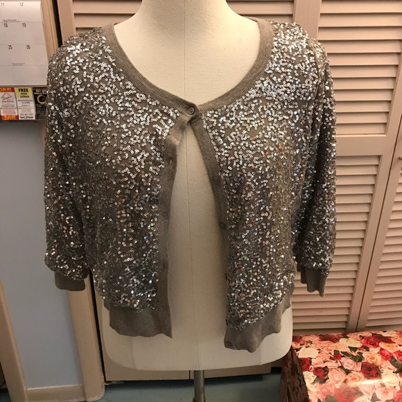 American Eagle Outfitters Sweaters - 💖American Eagle sequined cardigan💖